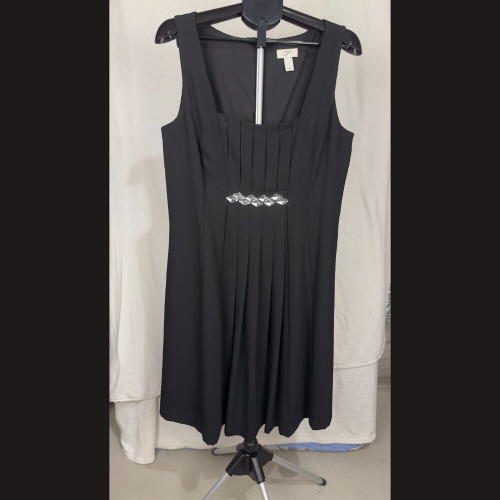 Ann Taylor LOFT Women's Black Dress Size‎ 16 – Elegant & Versatile